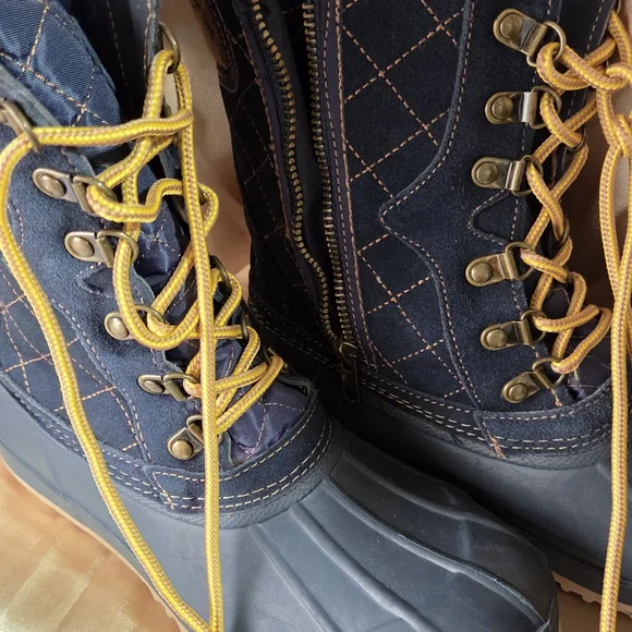 Khombu Navy and Tan Winter Boots - Picture 5 of 8